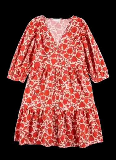 Rotes Kleid mit Blumenmuster als Beispiel für Flat-Lay-Fotografie