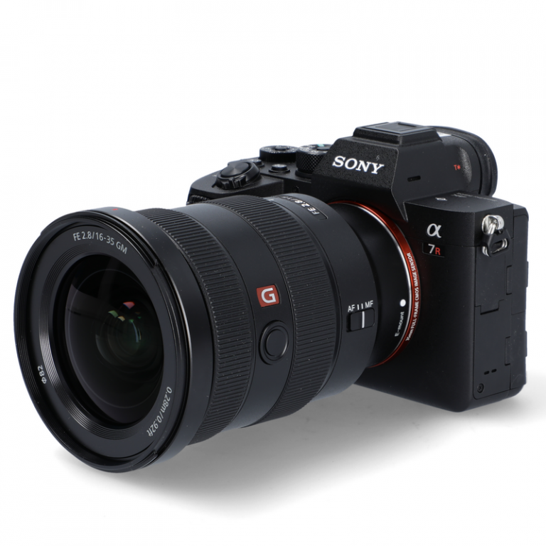 Sony Alpha 7R und Canon EOS 77D mit passenden Objektiven