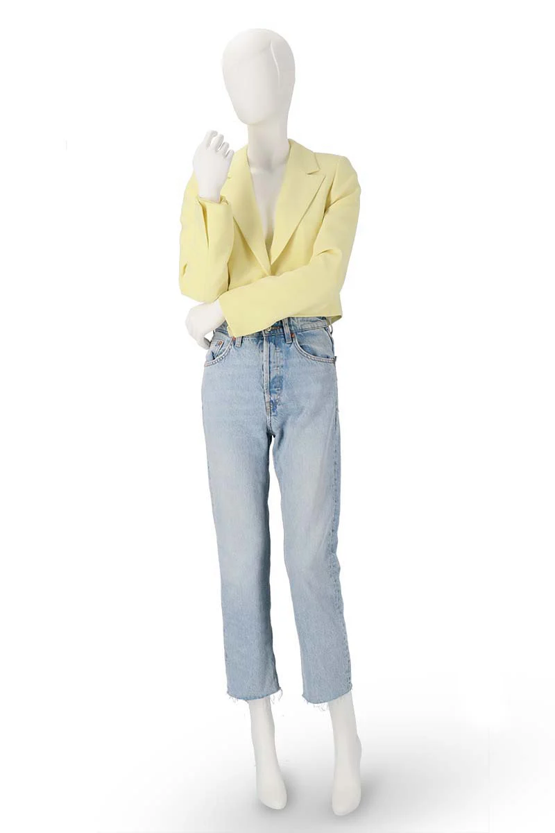 Foto an der Schaufensterpuppe – Jeans und Jacke