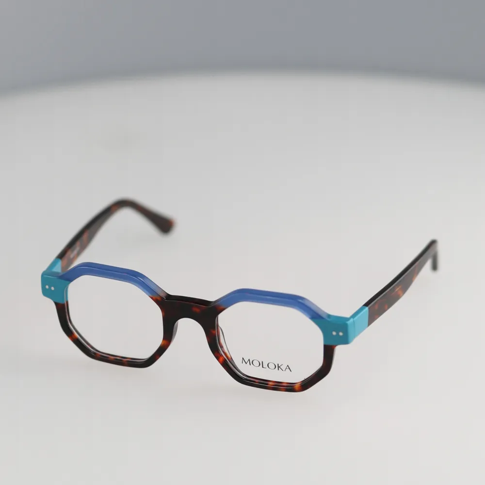 Detailreiche Eyewear-Bilder
