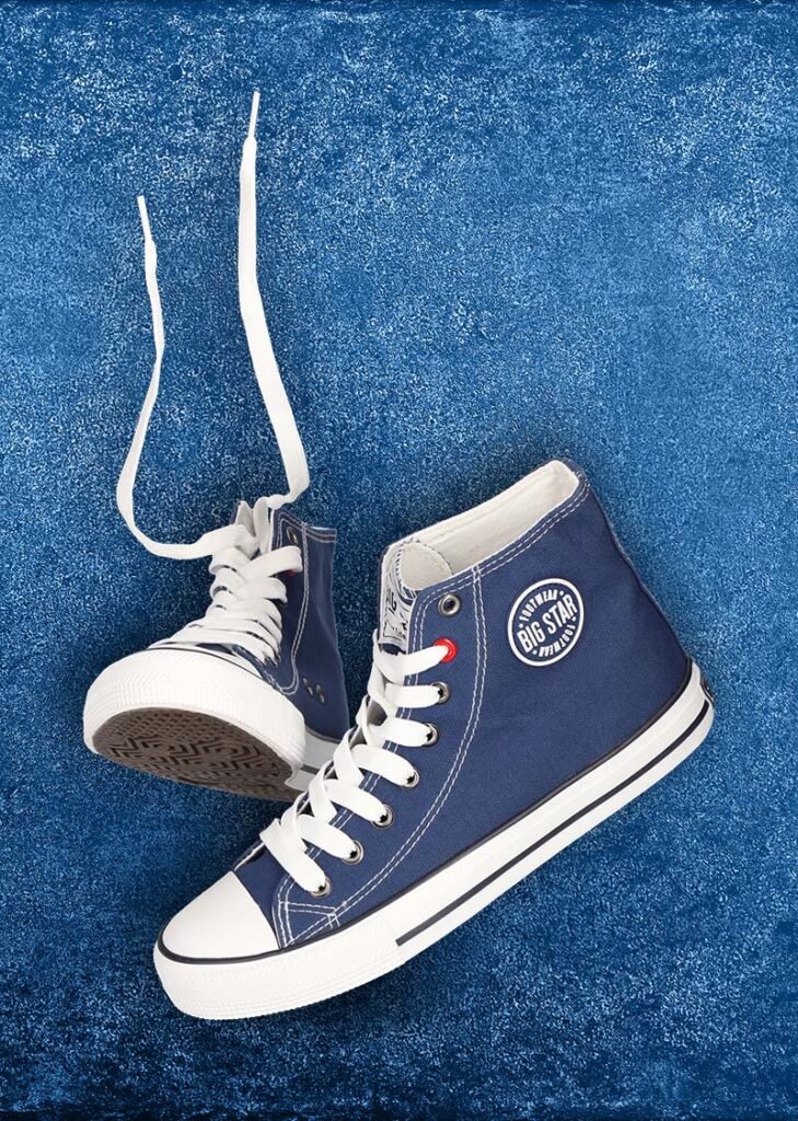 Blaue Schuhe - ein Stilllebenfoto
